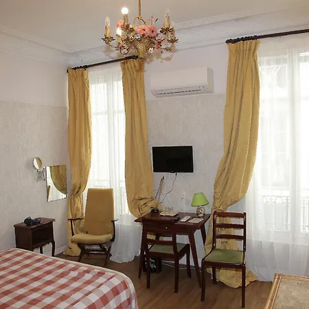 Cronstadt 3* ניס